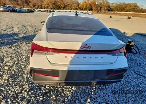 2024 Hyundai Elantra Sel z USA, uszkodzony, nr VIN KMHLS4DG0RU645996